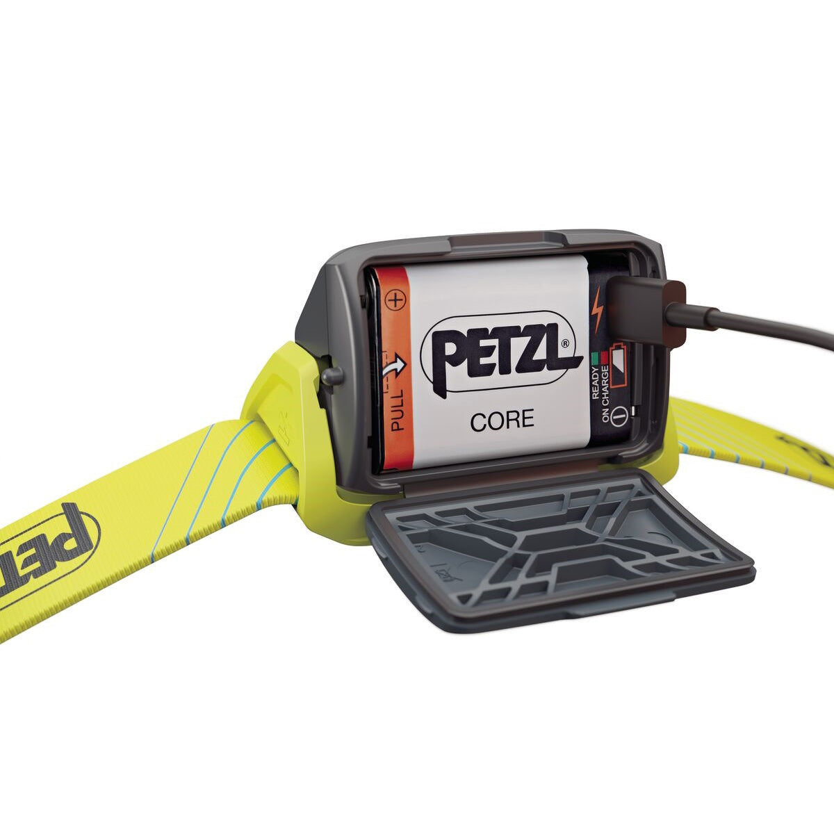 PETZL TIKKA CORE Nabíjecí, kompaktní čelovka s červeným osvětlením | 450 lumenů